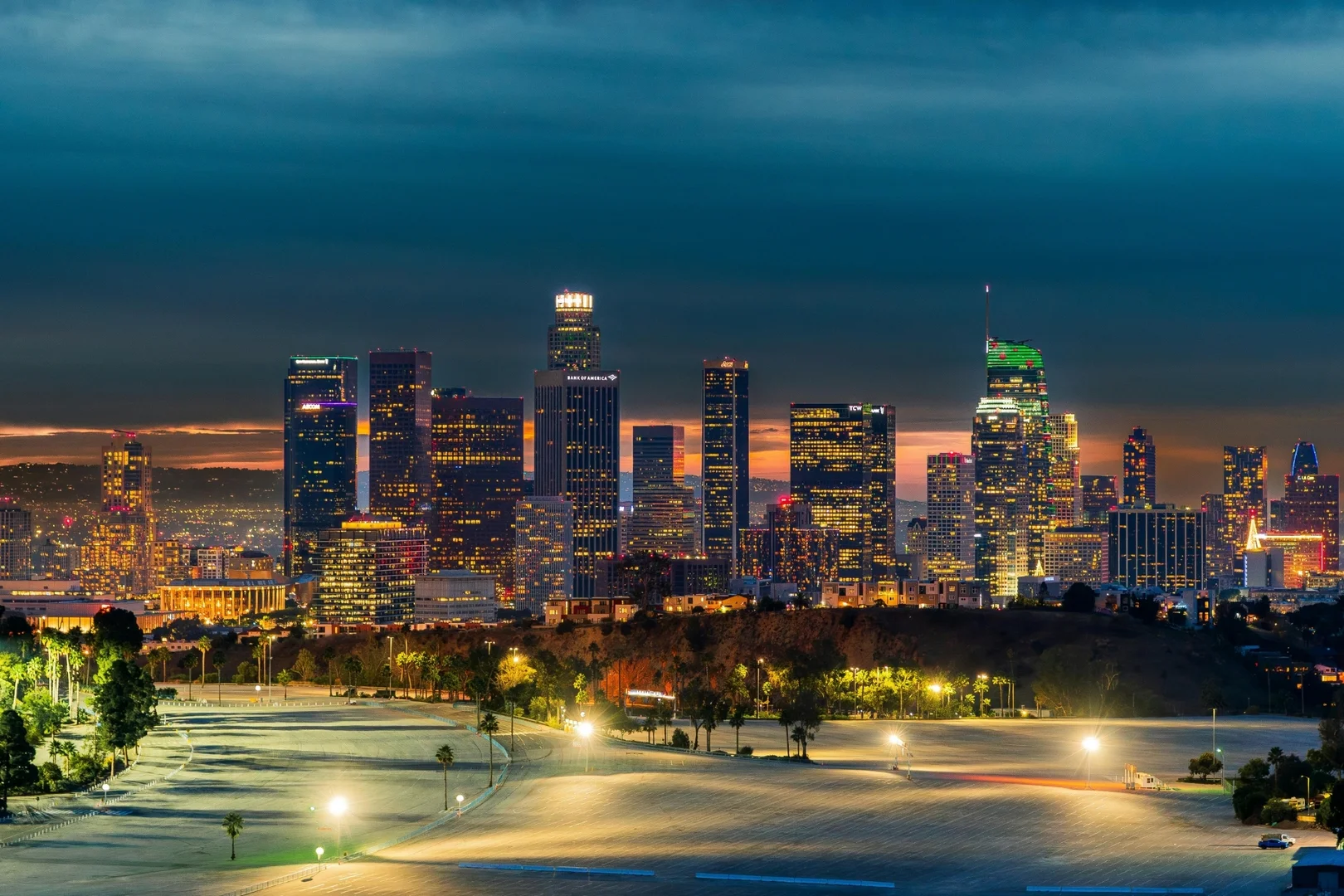 vue sur la ville dans la nuit