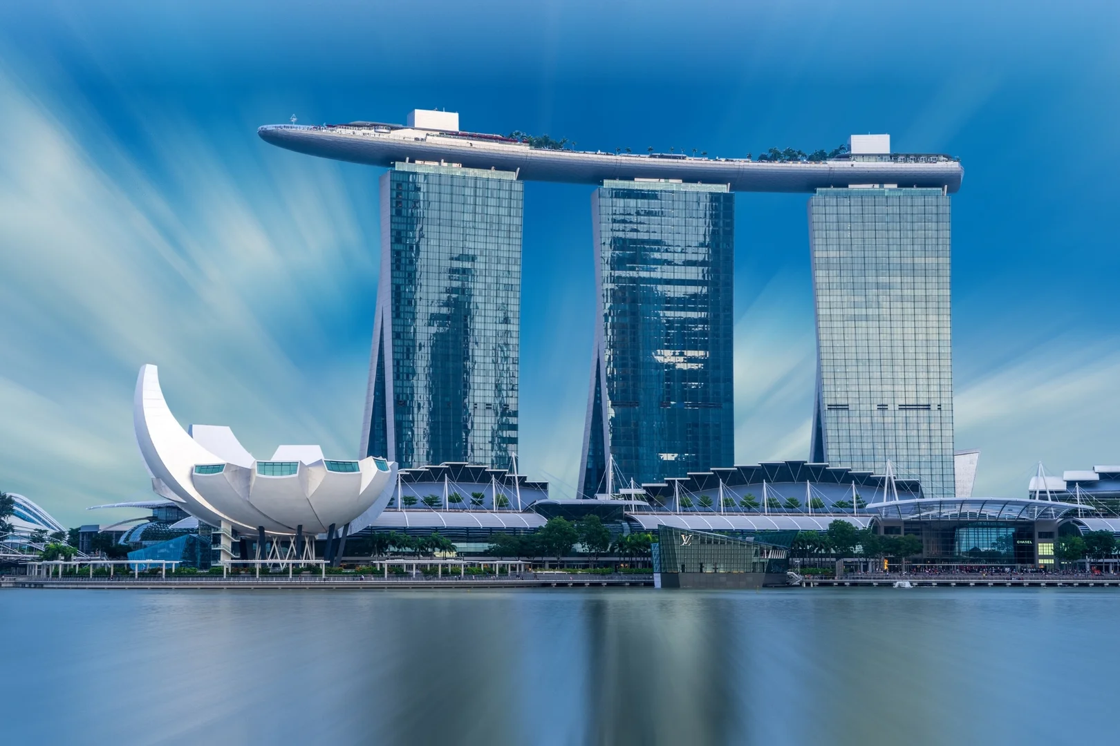 Marina Bay Sands vu depuis la baie de Singapour